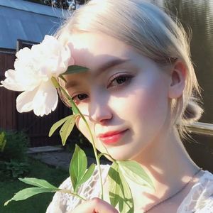 Meet your Posher, Anna